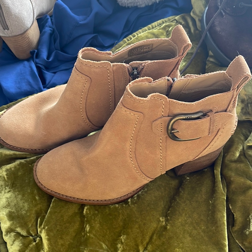 Ugg suede booties size 7
